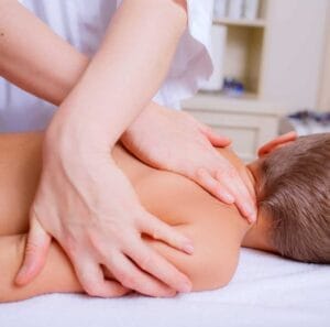 Kindermassage-1-1-300x297